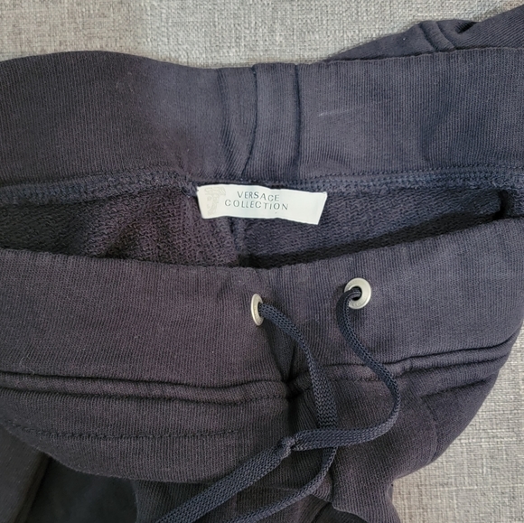 Mens Versace sweatpants - Picture 6 of 6